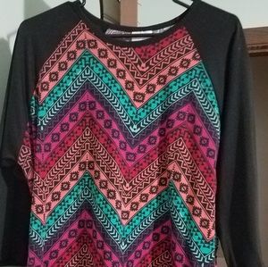 3/4 sleeve multicolored tee